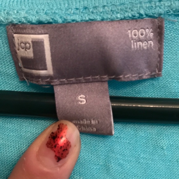 A pattern shirt - Picture 2 of 3